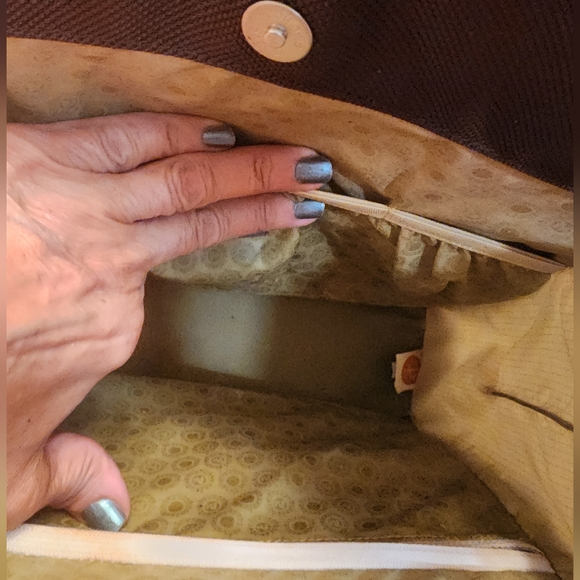 Merrell Shoulder Bag With James Lindars Design Shelter For Your Stuff - Picture 6 of 7